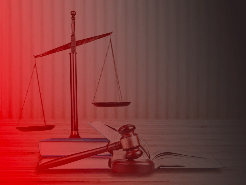 Notwehr: Eine Amtsrichterin sieht rot?