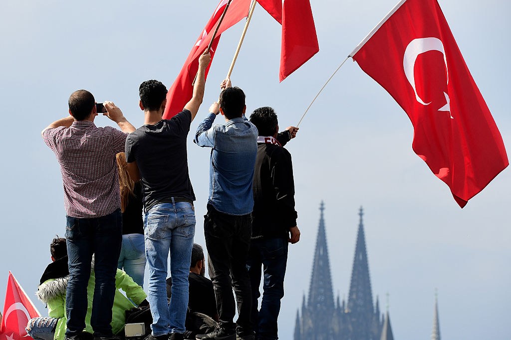 Grüne Tränen ob des Votums der Türken in Deutschland für Erdogan