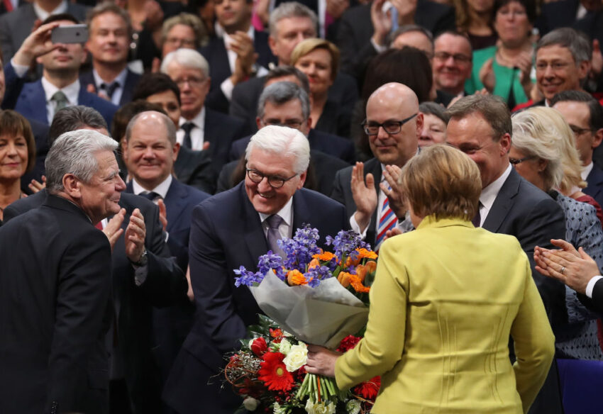 Ein Stück Machtwechsel – und die CDU/CSU applaudiert im Stehen