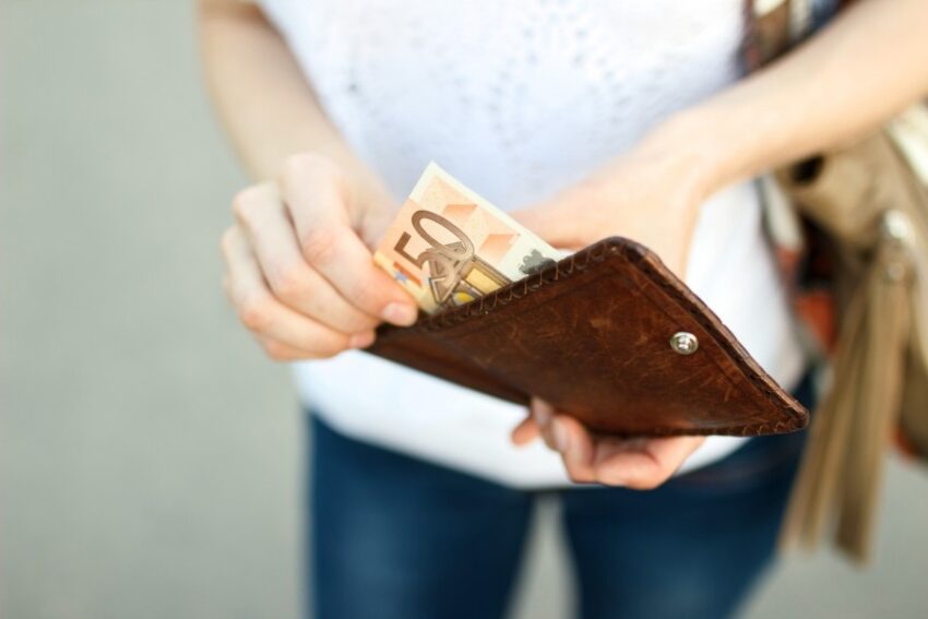Die Freiheit zu handeln oder Pecunia ridet (Bargeld lacht)