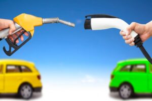 Gesucht: Der richtige Antrieb – Verbrenner oder Elektro?