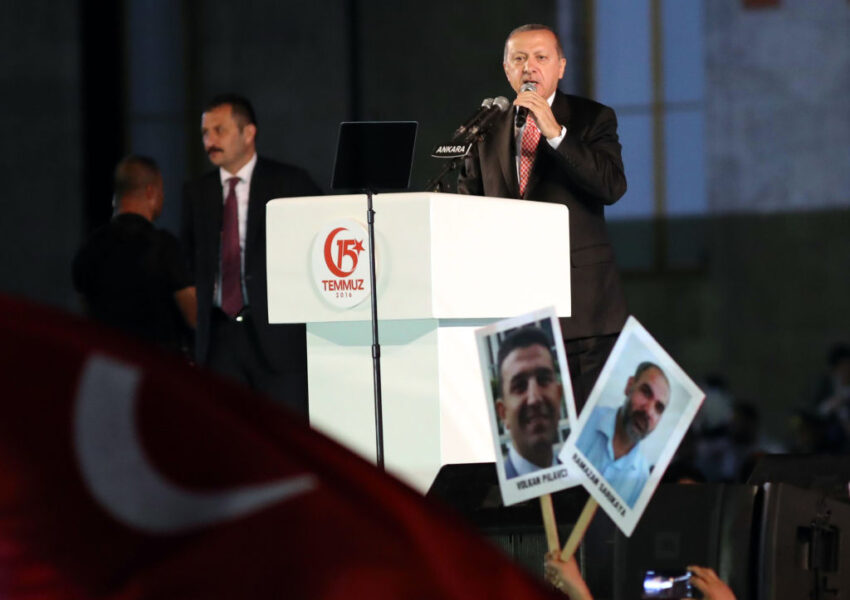 Ein Jahr Putsch – Erdogan feiert den Untergang