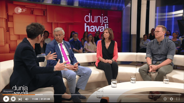 Dunja Hayali: Schlepper-TV