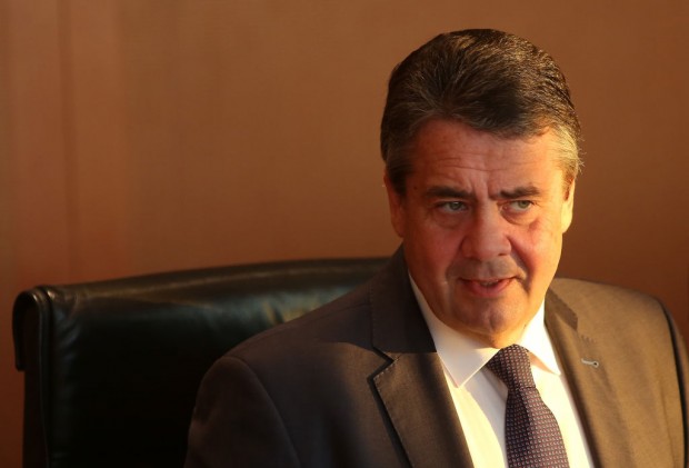 Gabriel will Bürgern ihre Sorgen abkaufen