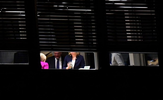 FAS enthüllt größten GroKo-Skandal um Merkel und Schulz