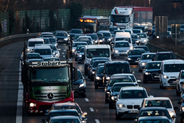 Deutsche Umwelthilfe (DUH) will private Autos vorerst reduzieren