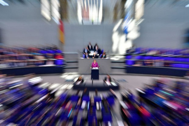 Nun möchte die Union Deutsch doch nicht im Grundgesetz verankern