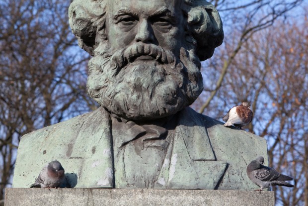 Karl Marx macht den Nikolaus