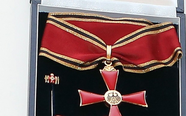 Ein Kreuz für Dunja