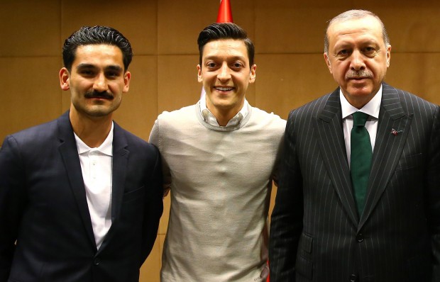 Özil, Gündogan und die deutsche Integrations-Illusion