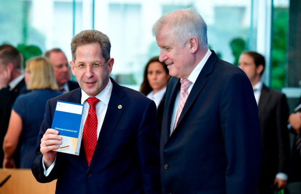 Seehofer und Maaßen sollen „zur Strecke gebracht“ werden
