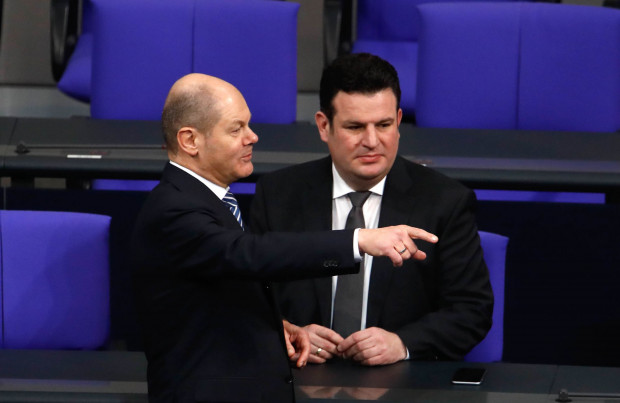 Bundeshaushalt: Das Riesen-GroKo-Loch