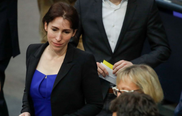 So schwächt man die Demokratie