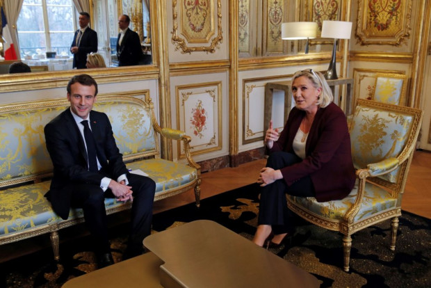 Umfrage: Le Pen und Macron Kopf an Kopf