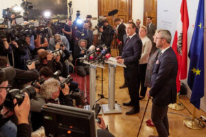 Mit Geheimdiensttricks Politik gemacht?