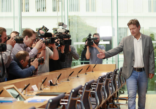 „Deutsche Medien schaffen sich ihre eigene, alternative Realität“