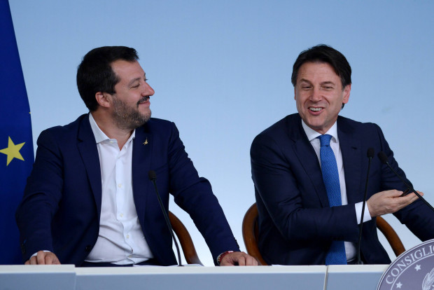 Conte und Salvini über Facebook