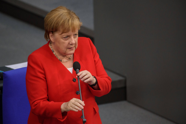Merkel: „Ich habe nicht die Absicht, Grundrechte zu entziehen.“