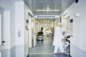 Konzernmacht: Wie Bertelsmann Krankenhäuser umarmt