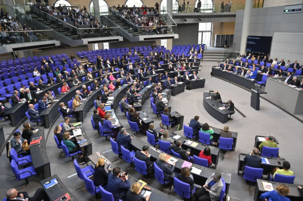 Politik in Deutschland: Verantwortung für Millionen, Qualifikation für nichts
