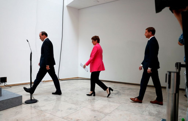 Nach-Wahl-Wehen: Handeln und nichts tun, reden und nichts sagen