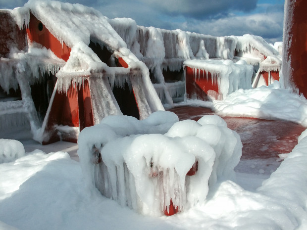 Klima-Forscher im Eis vor Spitzbergen gefangen