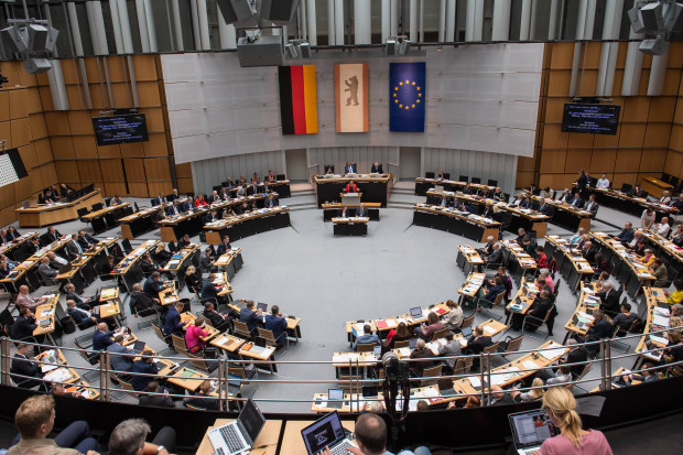Von der Selbstbedienungs-Mentalität vieler Politiker