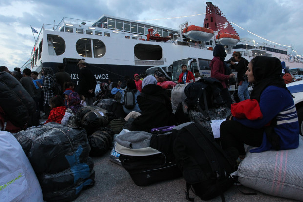 Mitsotakis positioniert sich in der Migrationsfrage: Rechts blinken, mittig einbiegen