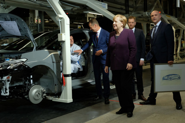 Elektro-Autos ohne Kunden: Politik und Konzerne erhöhen die Prämie