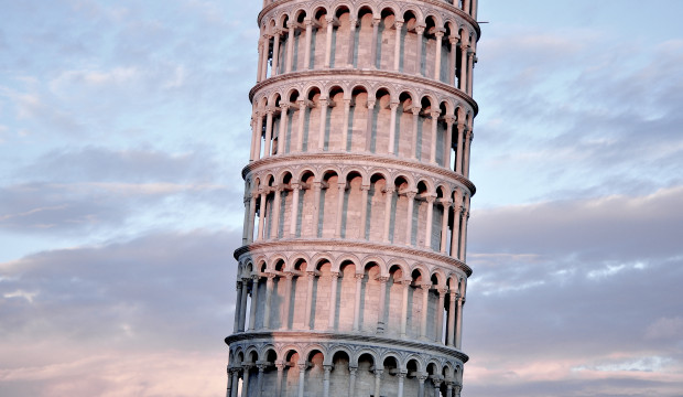 Warum ist der Turm von Pisa schief?