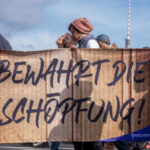 Die Schöpfung bewahren – Kirchen als Komplizen von Ideologen