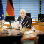 Seehofer: Vom scheinbaren Rebellen zum Altenteiler