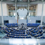 Bundestag: Wahlrecht à la Merkel und SPD