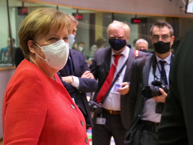 Merkel „dankbar“ für Bußgelder für „Maskenverweigerer“