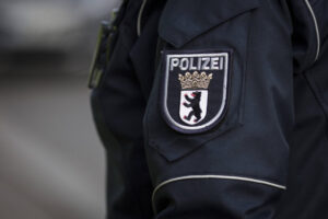 Corona-Demo: Polizei blockiert Berlin zu Lande, zu Wasser und in der Luft