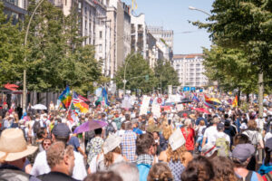 „Eine Bürger-Demo in Berlin“ und eine aggressiv agierende Polizei