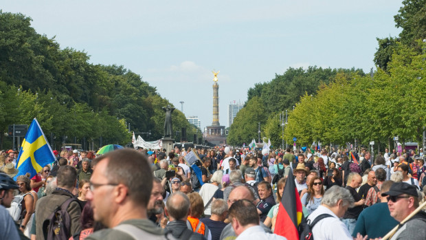 Leute, die ihre Lebensart zurück haben wollen, politisch heimatlos gewordene Grüne und andere Nichtwähler