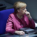 Angela Merkel erinnert sich beim Regieren an die DDR
