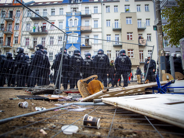 „Liebig 34“: Berliner Polizei räumt letztes besetztes Haus in Berlin