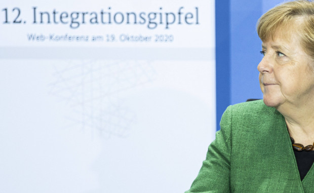 Ein Schleier aus Geld und Ideologie vor der Wirklichkeit