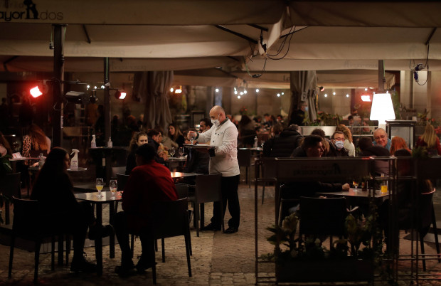 Die spanische Haupstadt lässt alles offen. Geht auch.
