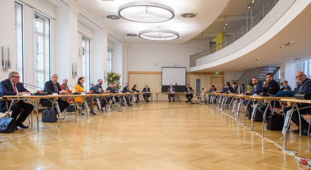 Streit um Rundfunkbeitrag: Jetzt kommt die bundespolitische Bearbeitung