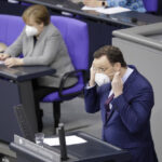 Die Regierenden als Meister des Schwarze-Peter-Spiels