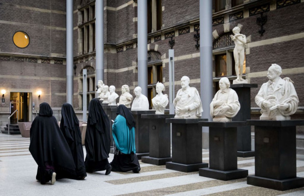 Radikalen Islamismus bekämpfen – „Mobile Stoffgefängnisse“ verbieten
