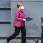 „Das Virus verzeiht kein Zögern“ – Merkel verzichtet auf Argumente für Grundrechtseinschränkungen