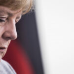 Merkel nun unübersehbar allein zuhaus‘