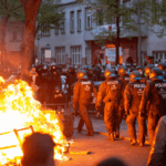 Bilder vom 1. Mai in Berlin: Gewaltexzesse mit Ansage