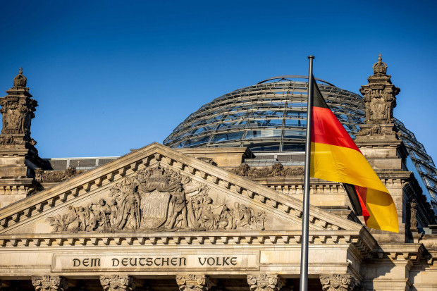 Deutschland im Sommerschlaf – Wahlkampf wird Wettstreit der Märchenerzähler