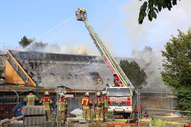 Brennende Photovoltaikanlagen auf Dächern