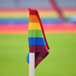 Mit der Regenbogenfahne werden Ungarns Fußballer in Geiselhaft genommen